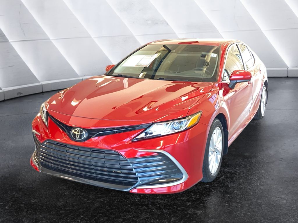 2023 Toyota Camry LE photo 3