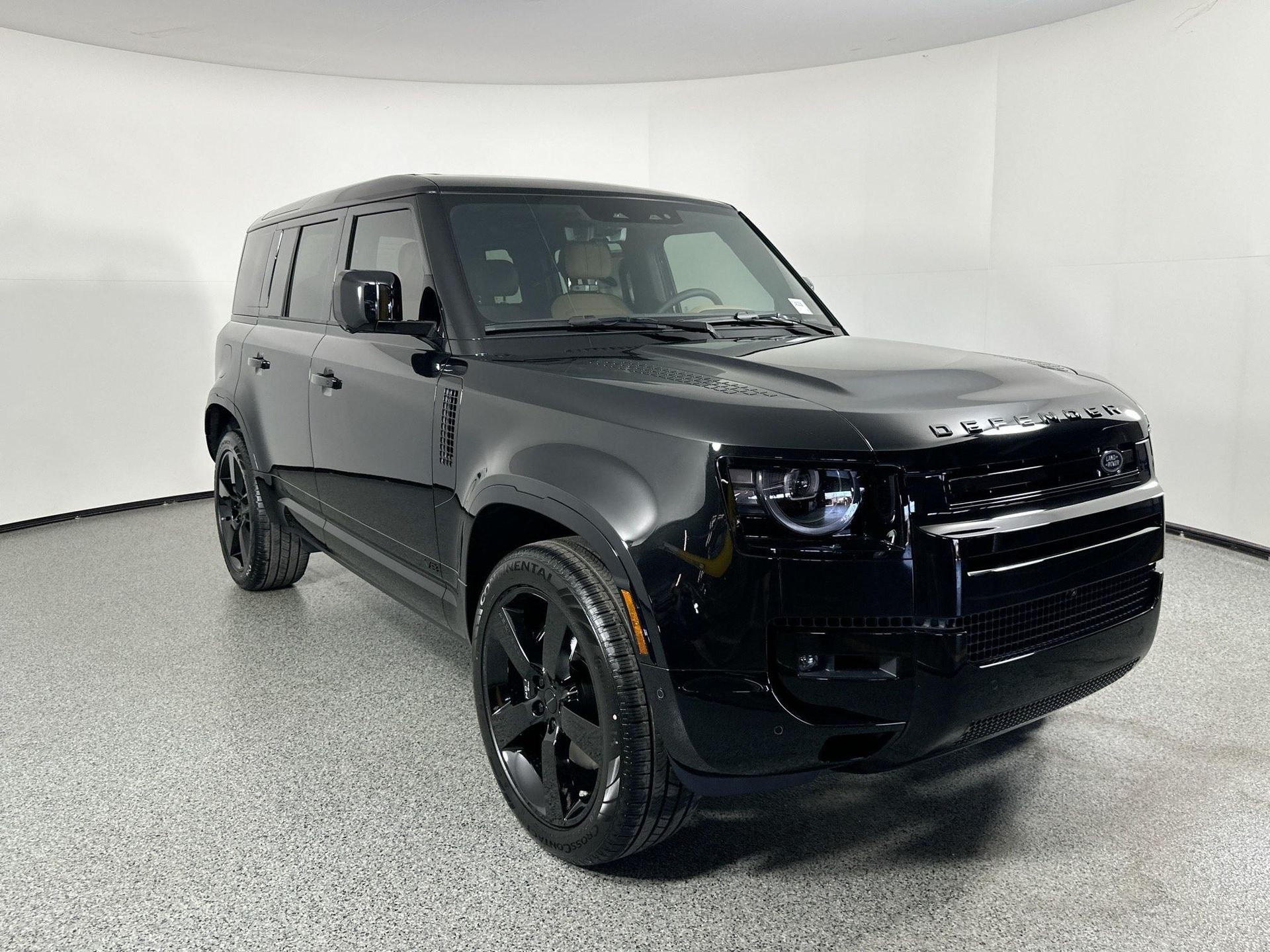 2026 Land Rover Defender 110 photo 3