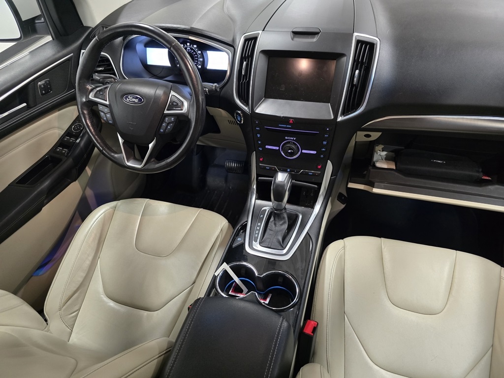 2015 Ford Edge Titanium photo 18