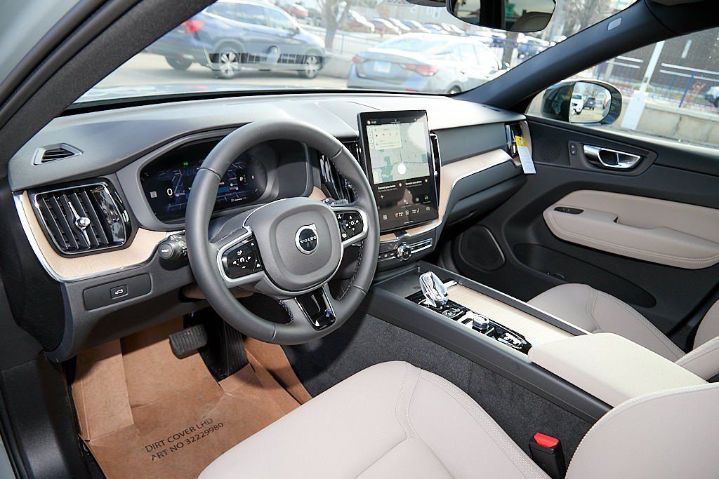 2026 VOLVO XC60 - Image 11