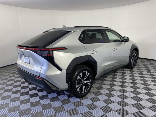 2025 Toyota bZ4X XLE photo 8