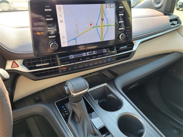 2023 Toyota Sienna Platinum photo 27
