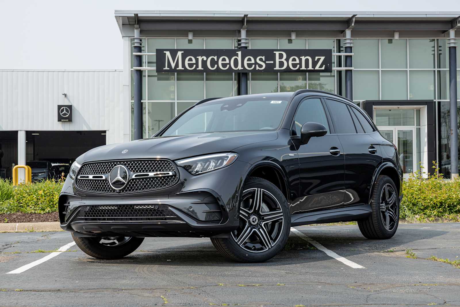 2025 Mercedes-Benz GLC Base's photo