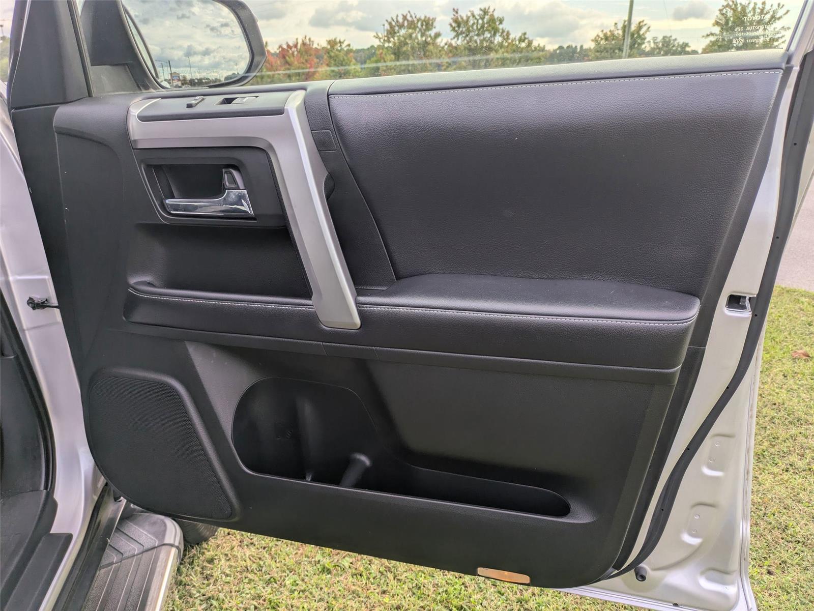 2018 Toyota 4Runner Limited SR5 Premium photo 27