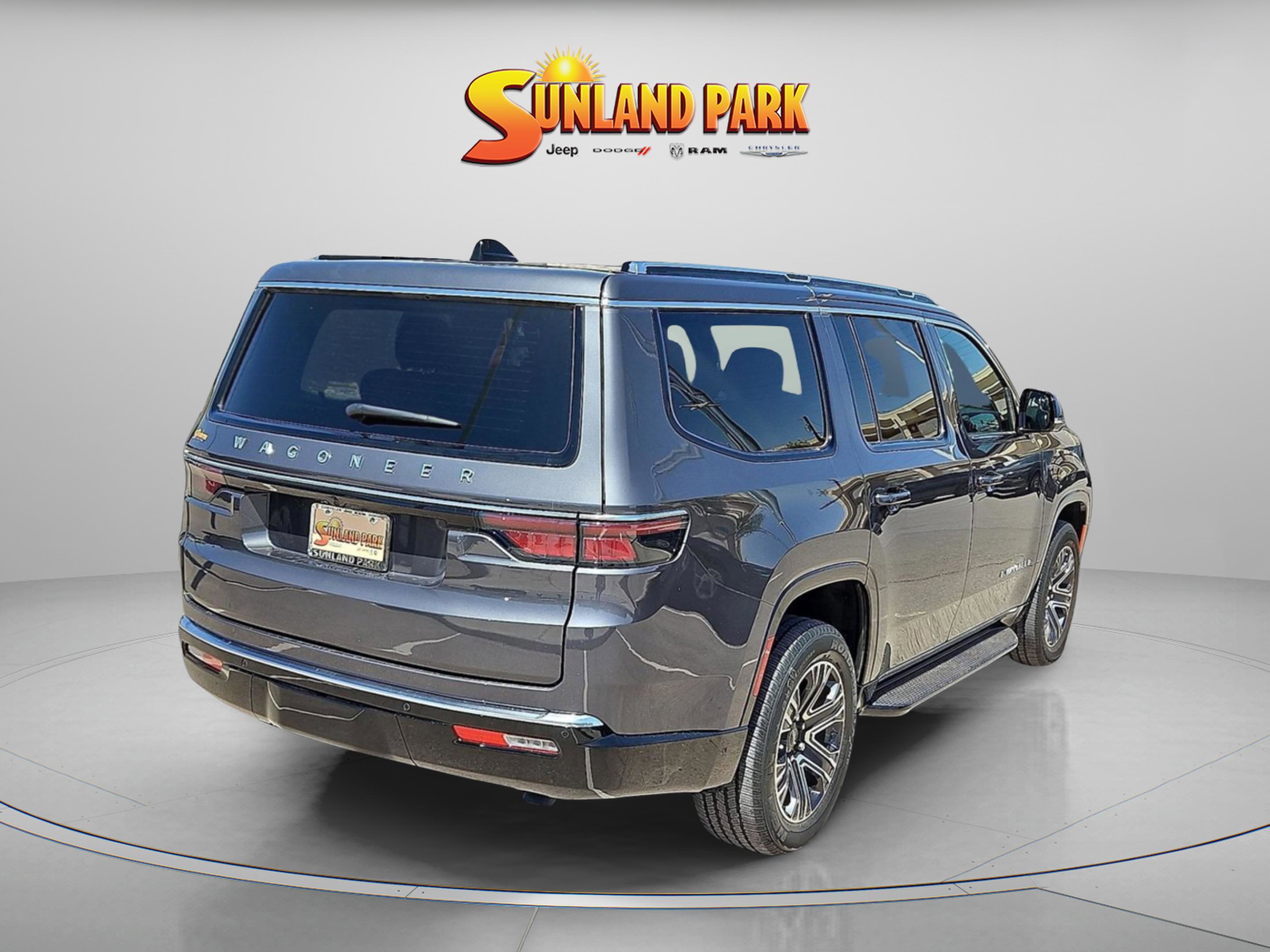 2025 Jeep Wagoneer Base photo 4