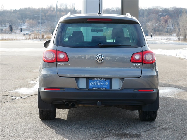 2011 Volkswagen Tiguan SE photo 4