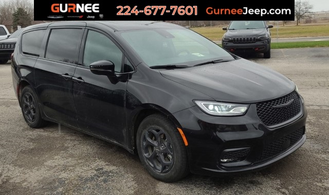 2023 Chrysler Pacifica Hybrid Limited's photo