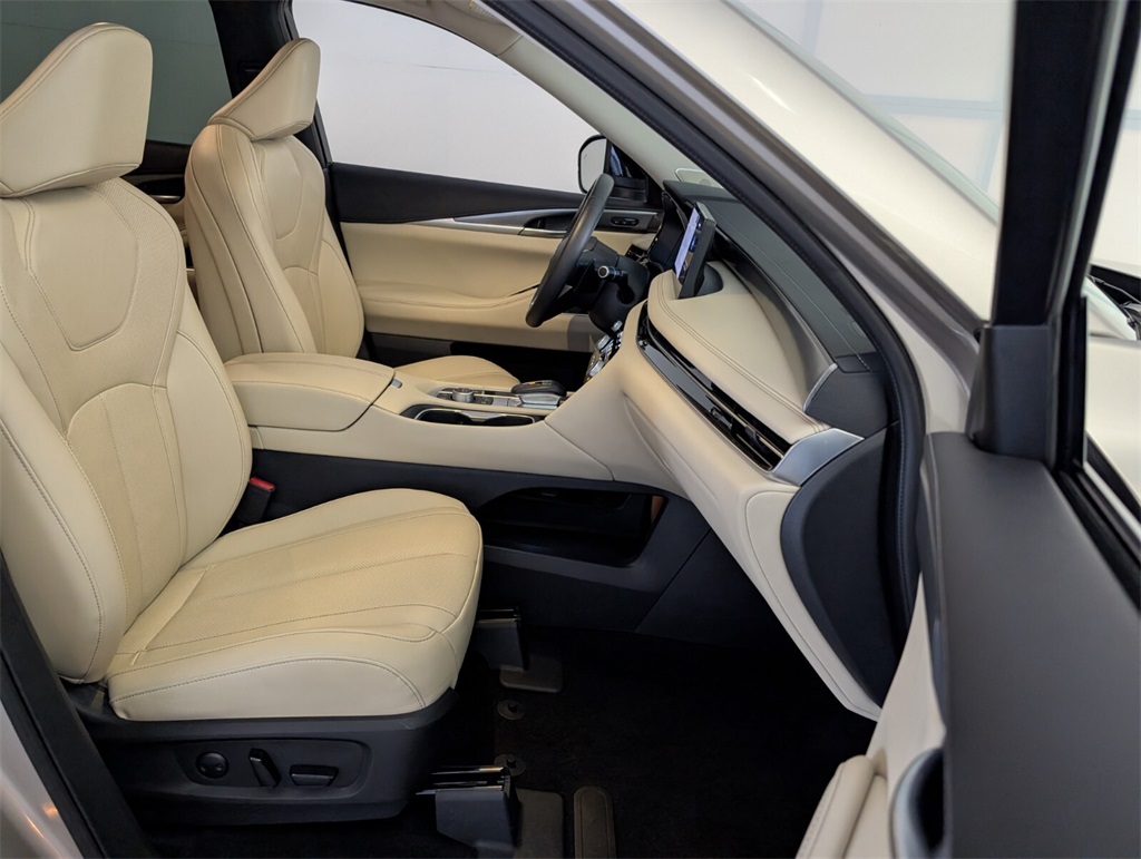 2025 Infiniti QX60 Luxe photo 15