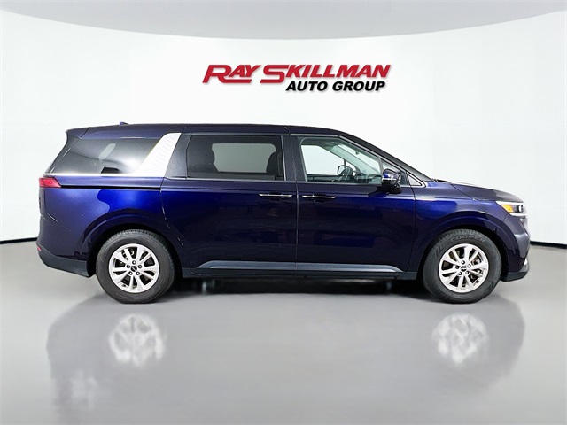 2024 Kia Carnival LX photo 7