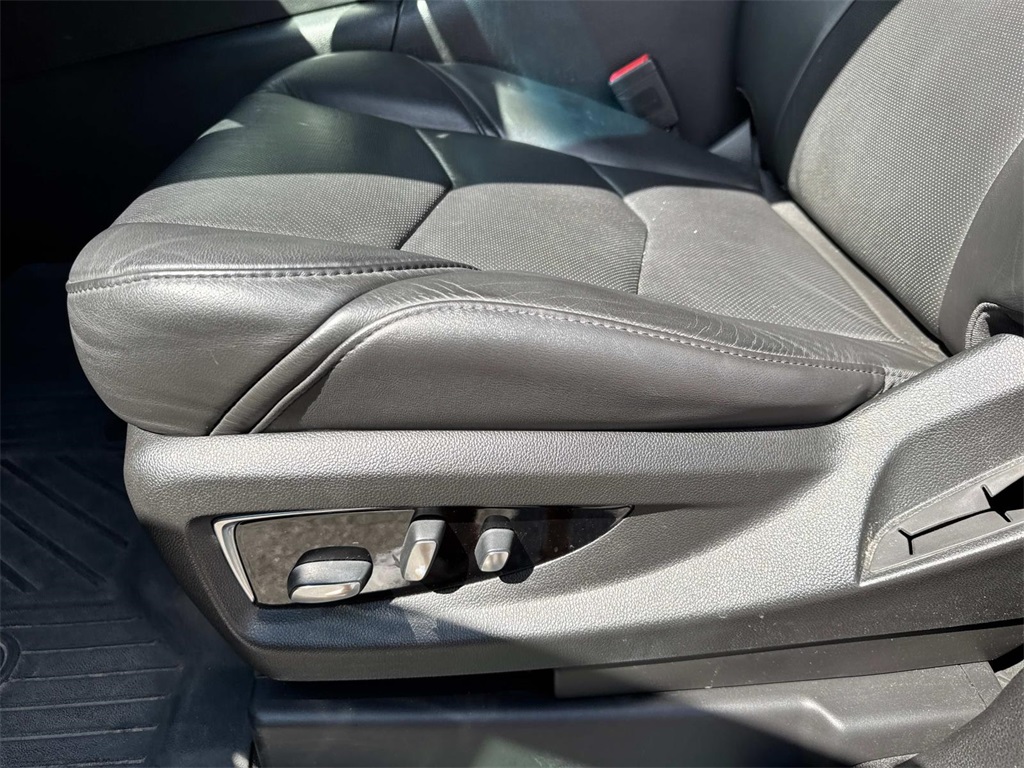 2019 Cadillac Escalade Premium Luxury photo 14