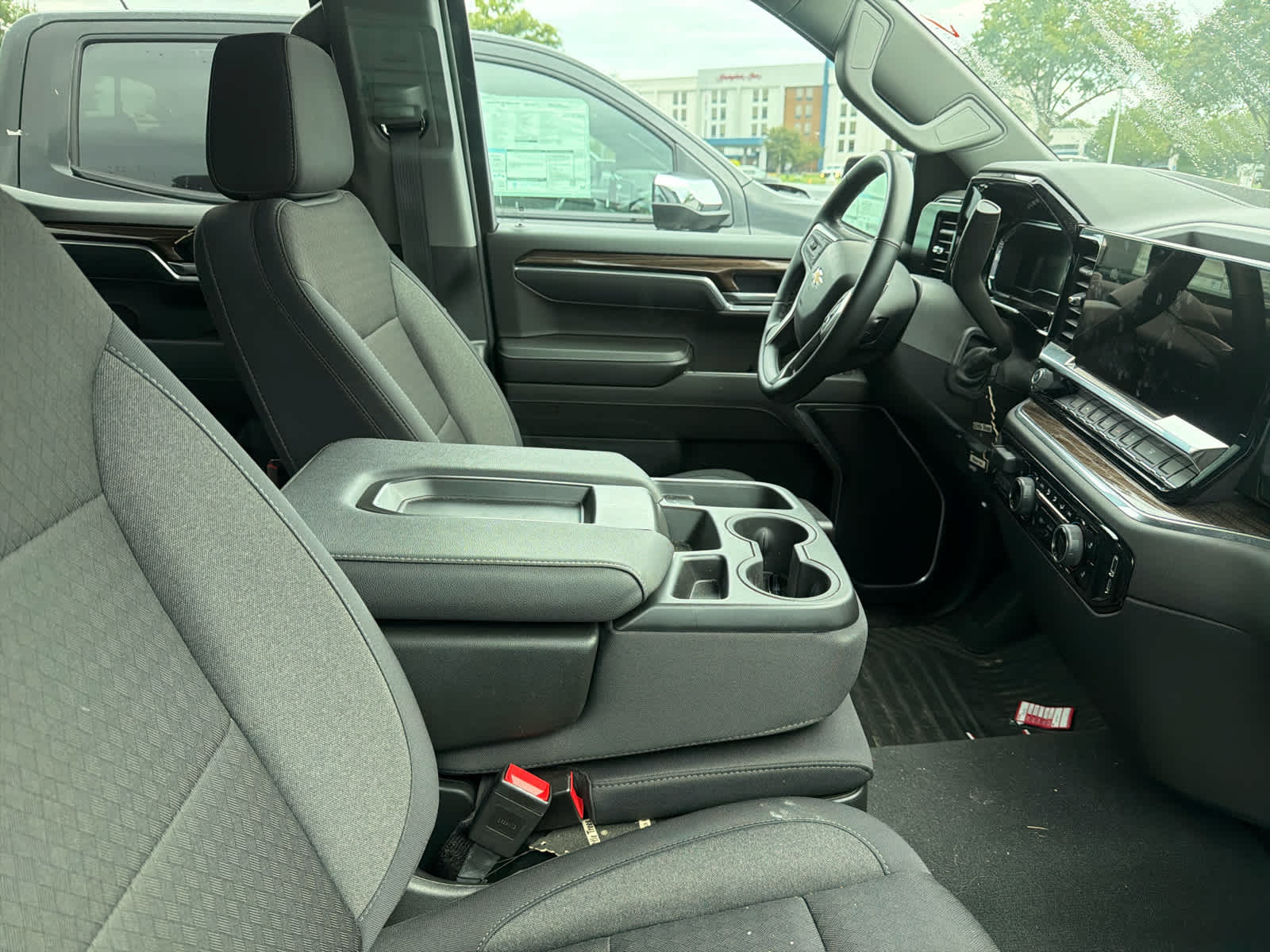 2025 Chevrolet Silverado 1500 LT photo 5