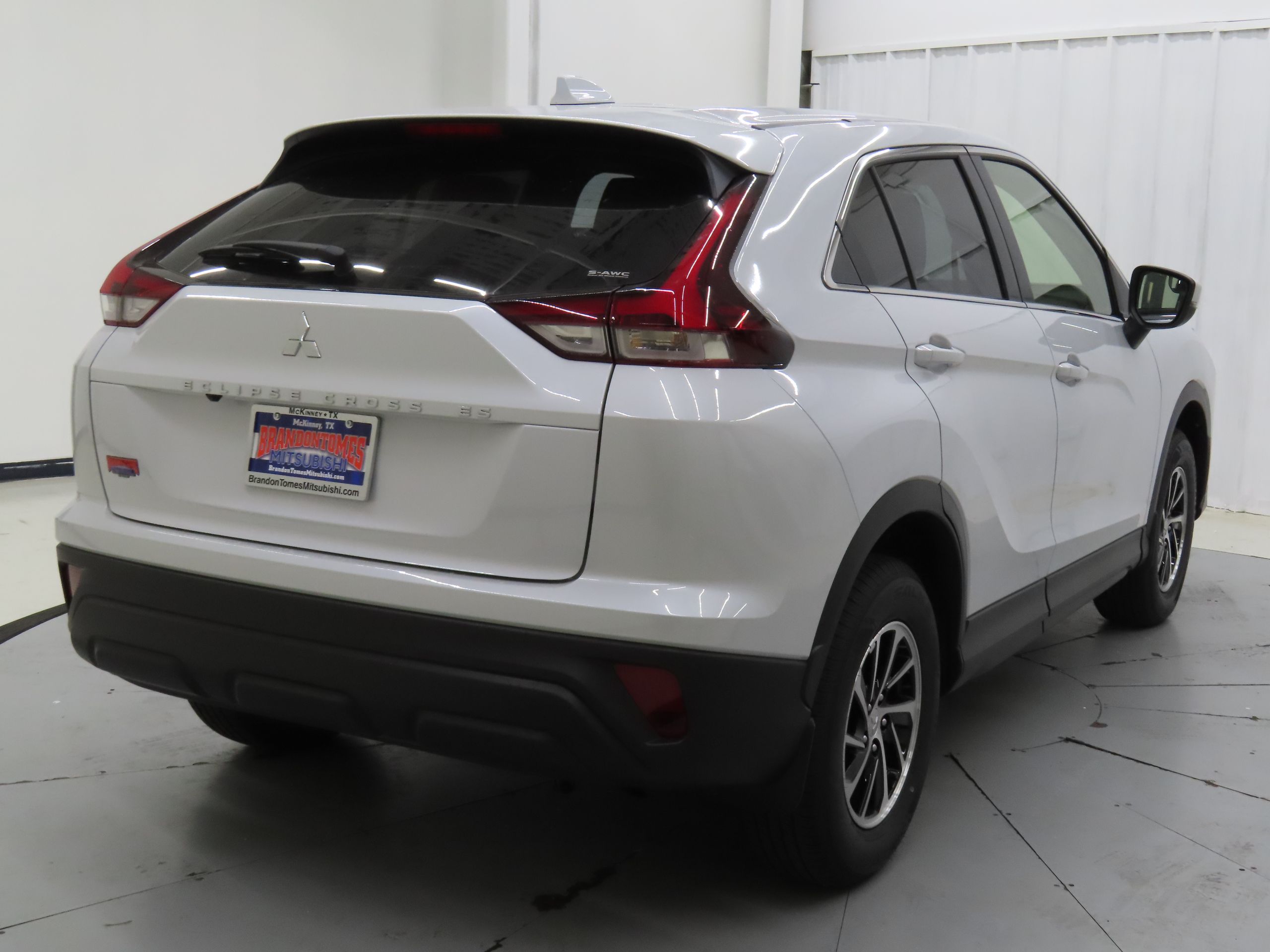 2026 Mitsubishi Eclipse Cross ES photo 3
