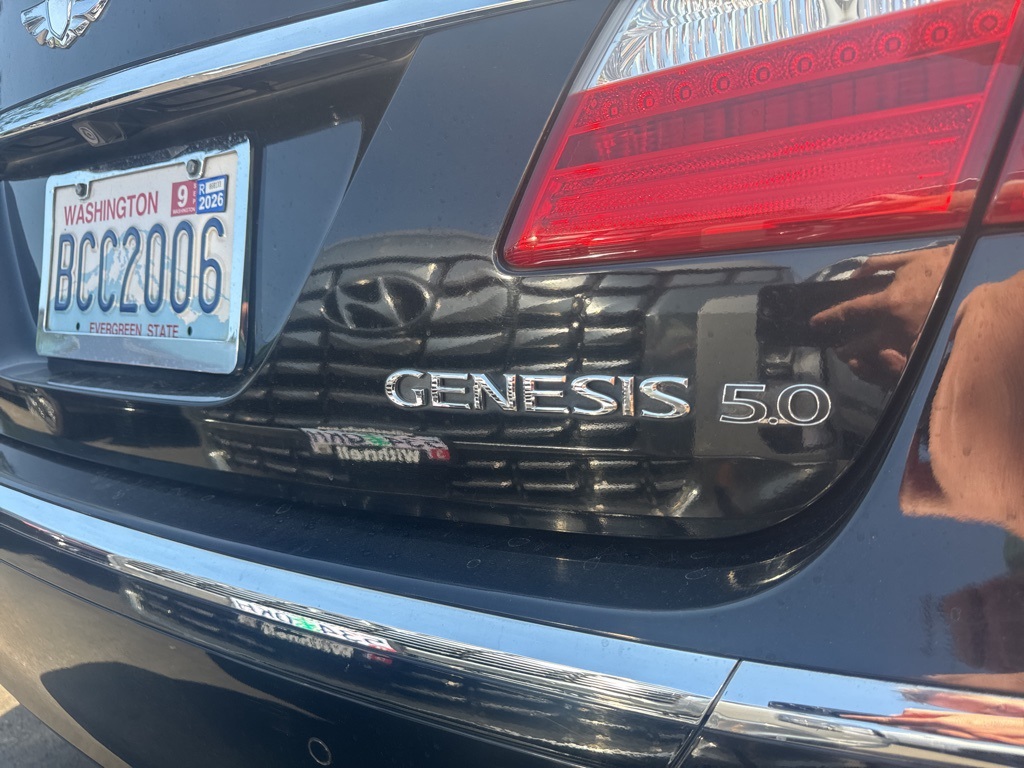 2012 Hyundai Genesis 5.0 photo 3