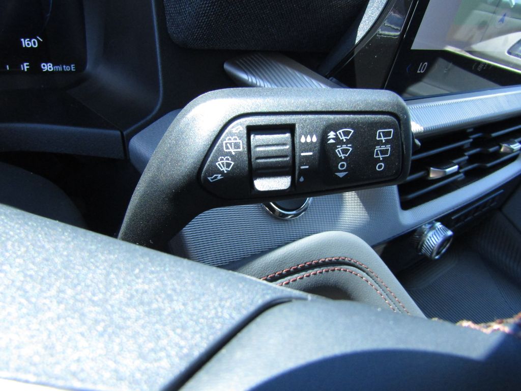 2025 Ford Explorer photo 16