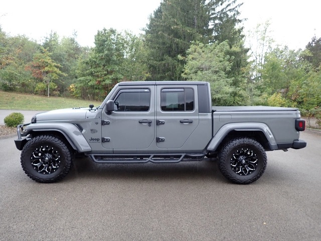 2022 Jeep Gladiator Sport photo 2