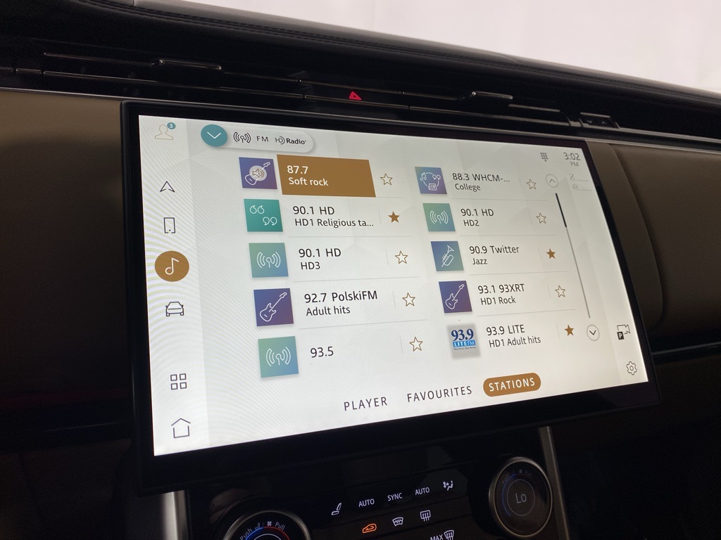 2023 Land Rover Range Rover SE photo 13
