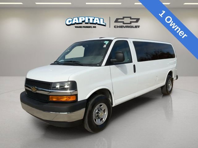 2024 Chevrolet Express Passenger LT's photo