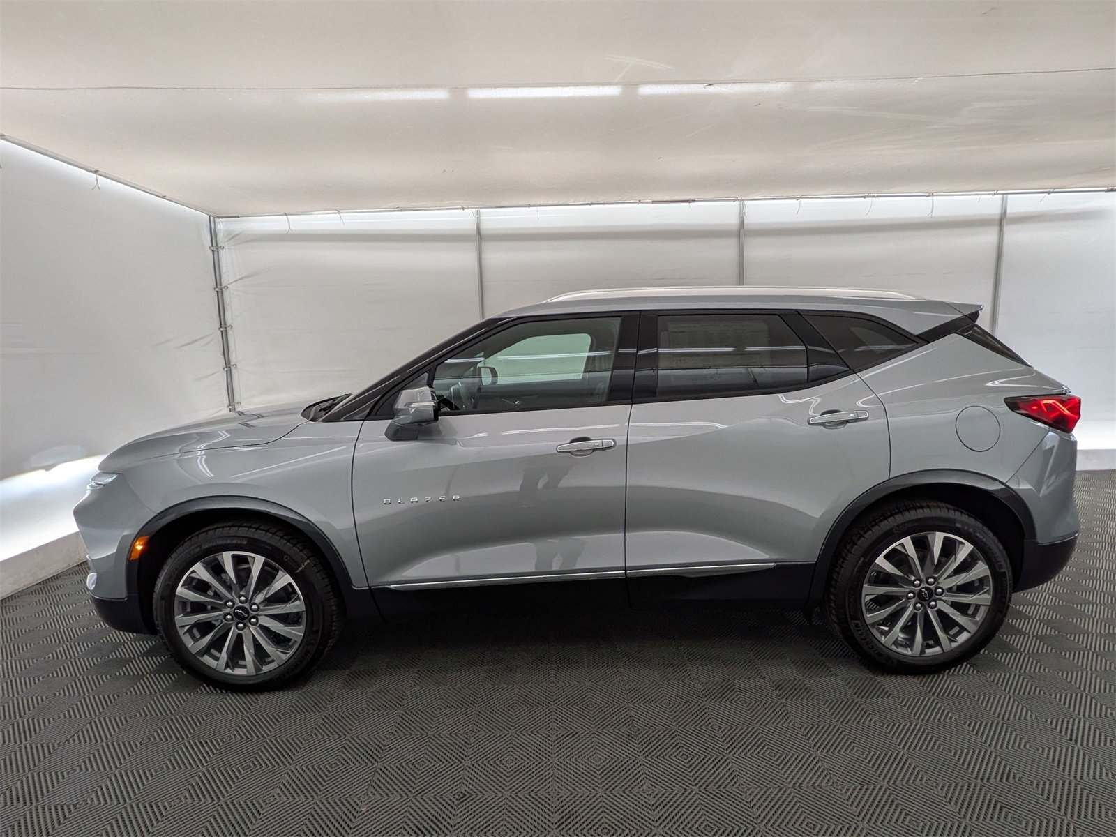 2025 Chevrolet Blazer Premier photo 3