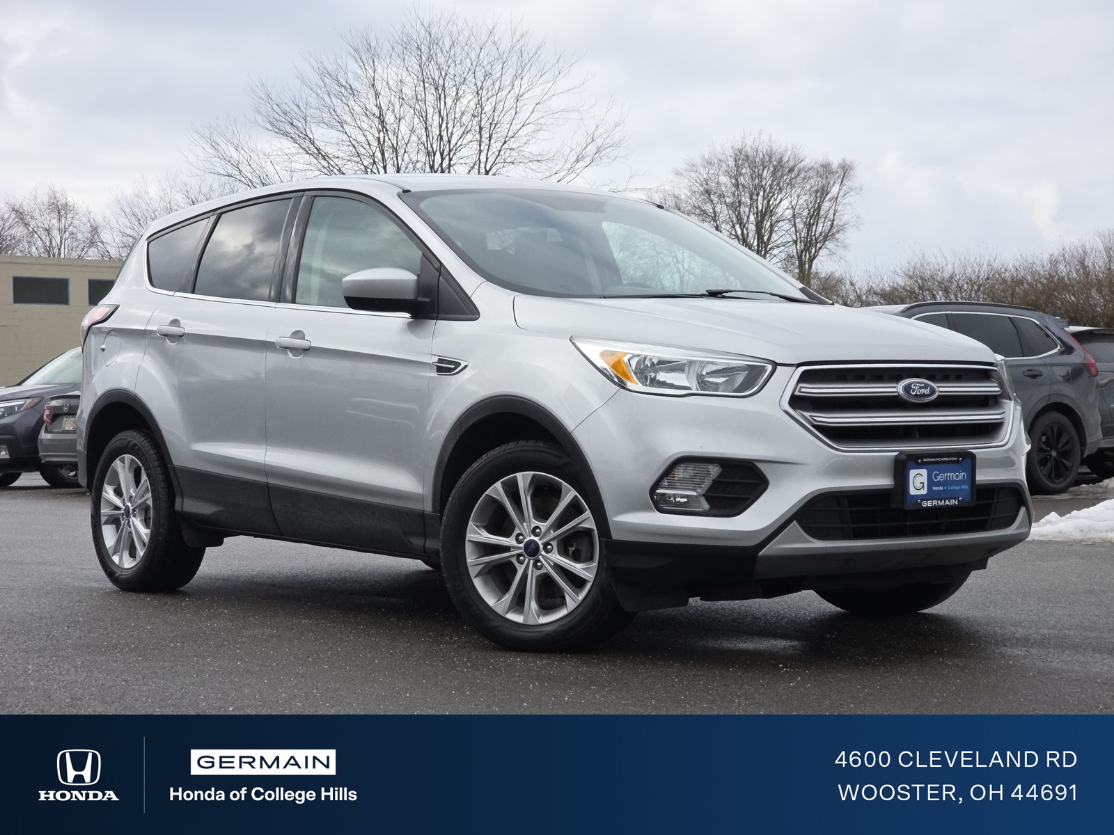 Used 2017 Ford Escape SE with VIN 1FMCU9GD2HUC45476 for sale in Wooster, OH