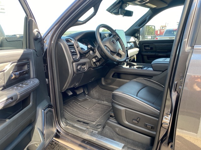 2025 Ram 3500 Limited photo 9
