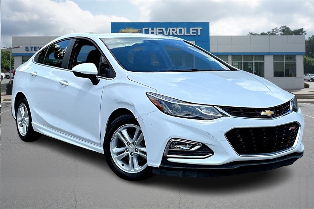 2017 Chevrolet Cruze LT photo 3