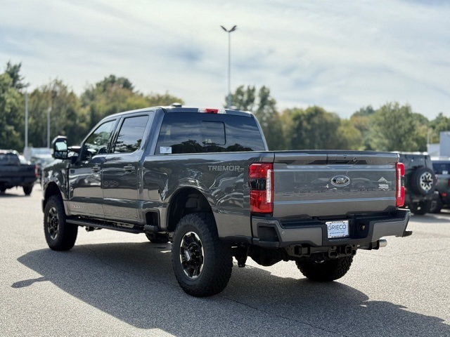 2026 Ford F-350 Lariat photo 9