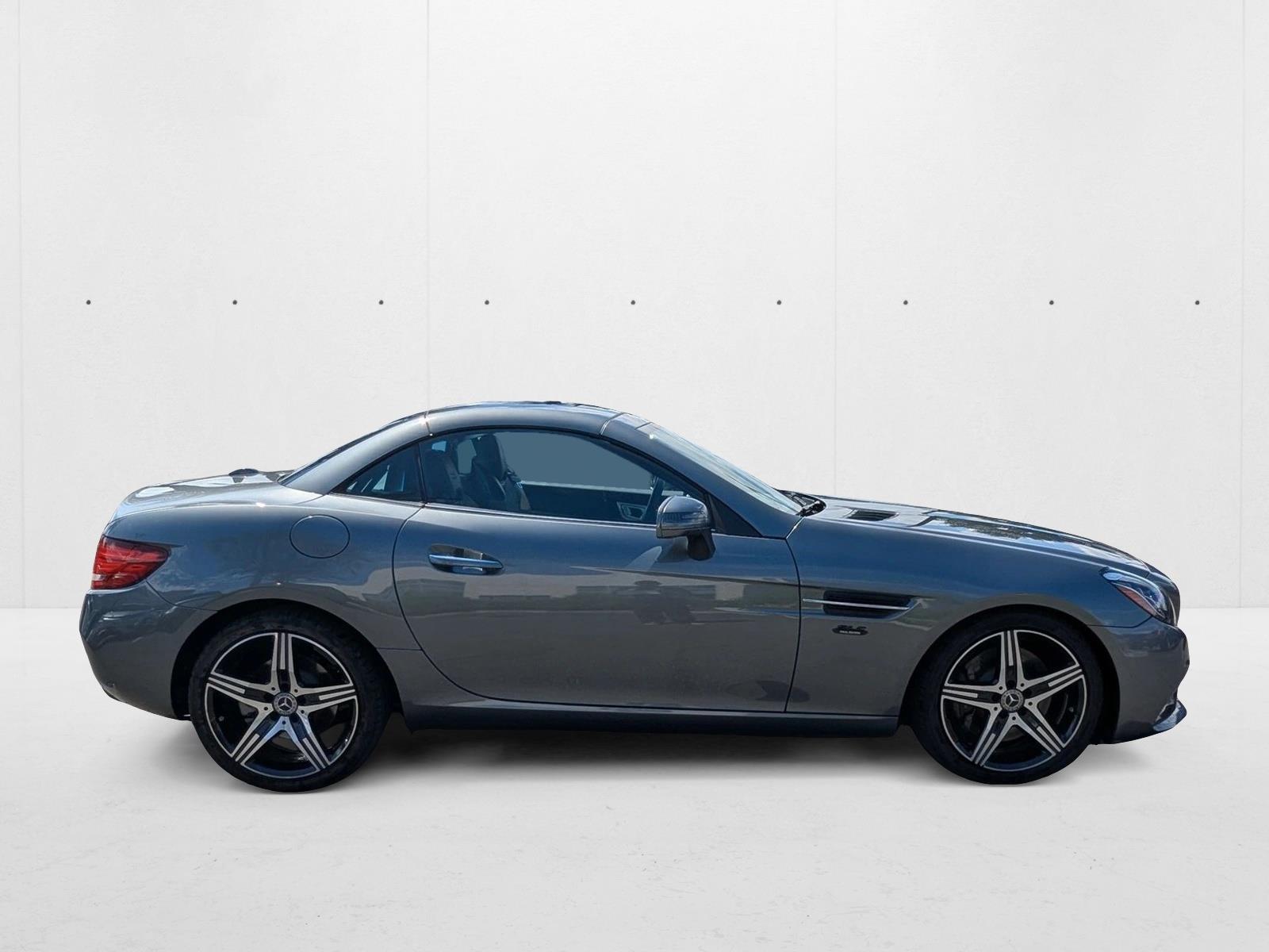 2020 Mercedes Benz SLC 300 photo 2