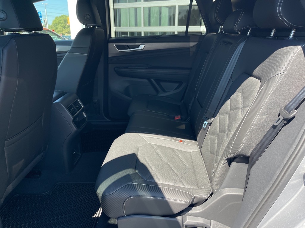 2026 Volkswagen Atlas Cross Sport SE photo 11