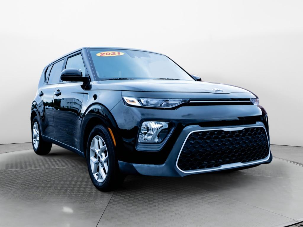 Used 2021 Kia Soul S with VIN KNDJ23AUXM7783455 for sale in Kansas City