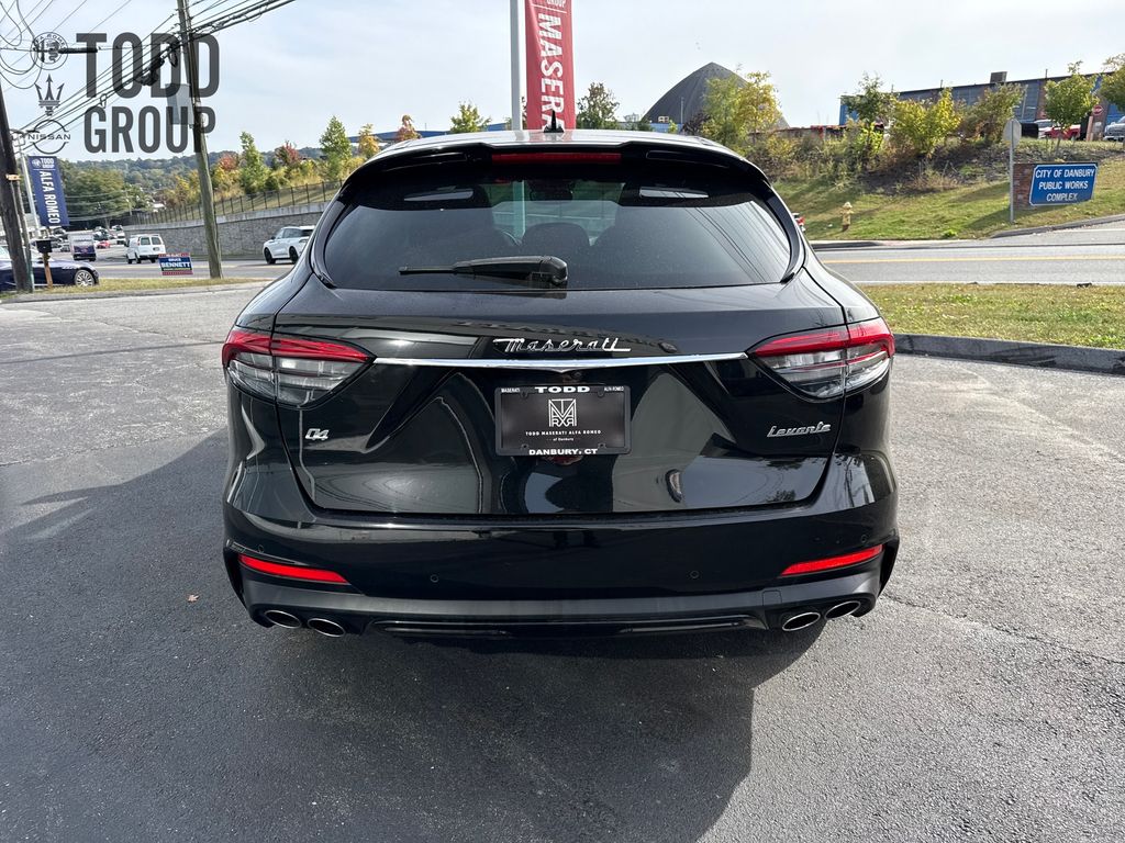 2021 Maserati Levante GranSport photo 3