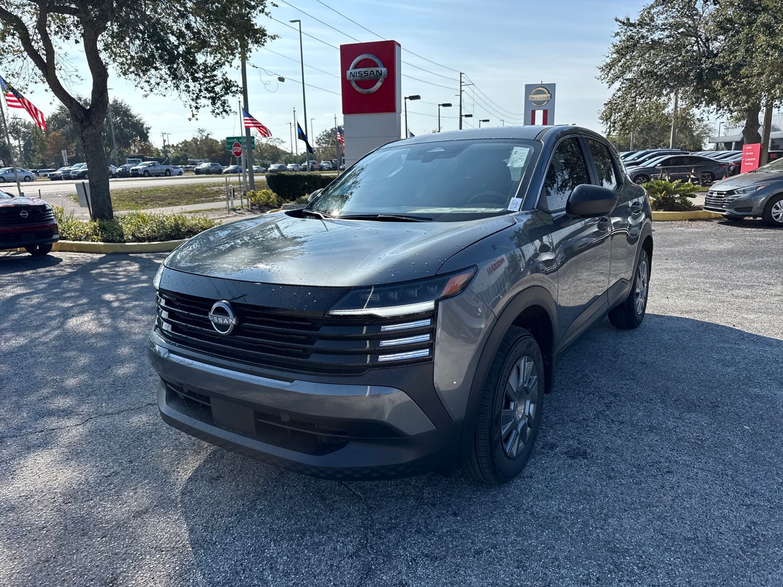 2026 Nissan Kicks S photo 2