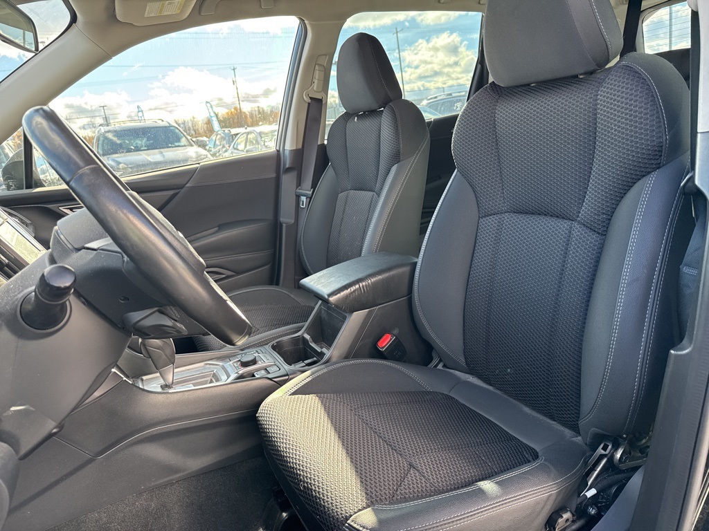 2023 Subaru Forester Premium photo 3