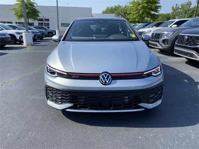 2025 Volkswagen Golf GTI SE photo 2