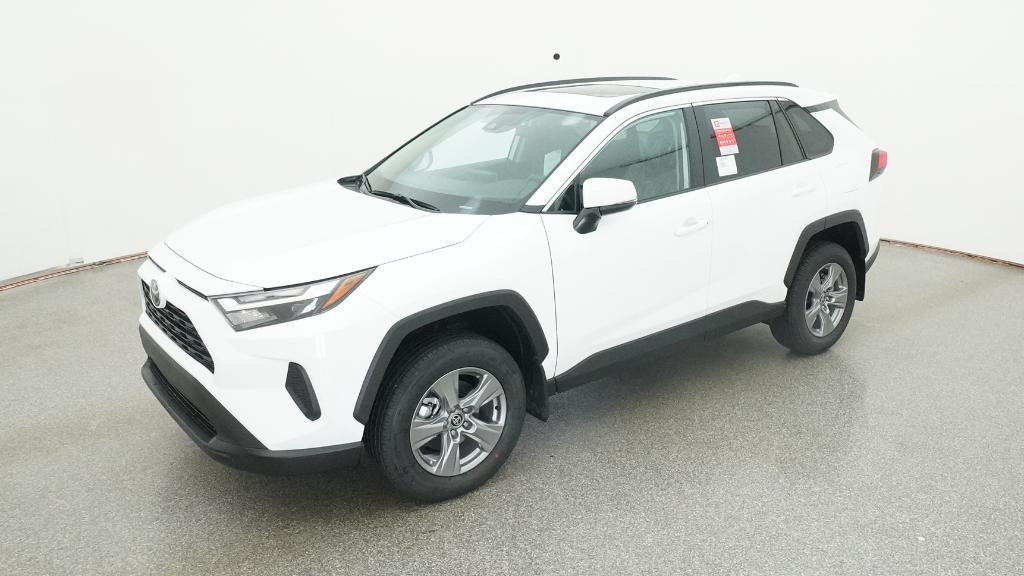 2025 Toyota RAV4 XLE's photo