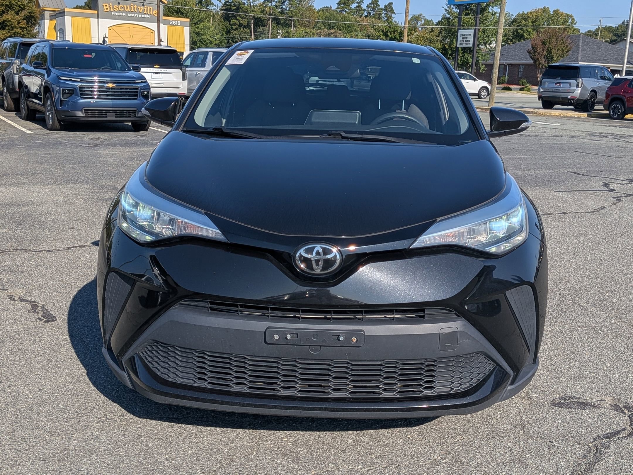 2021 Toyota C-HR LE photo 8