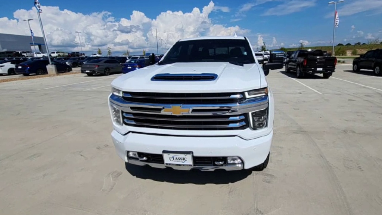 2023 Chevrolet Silverado 2500HD High Country photo 27