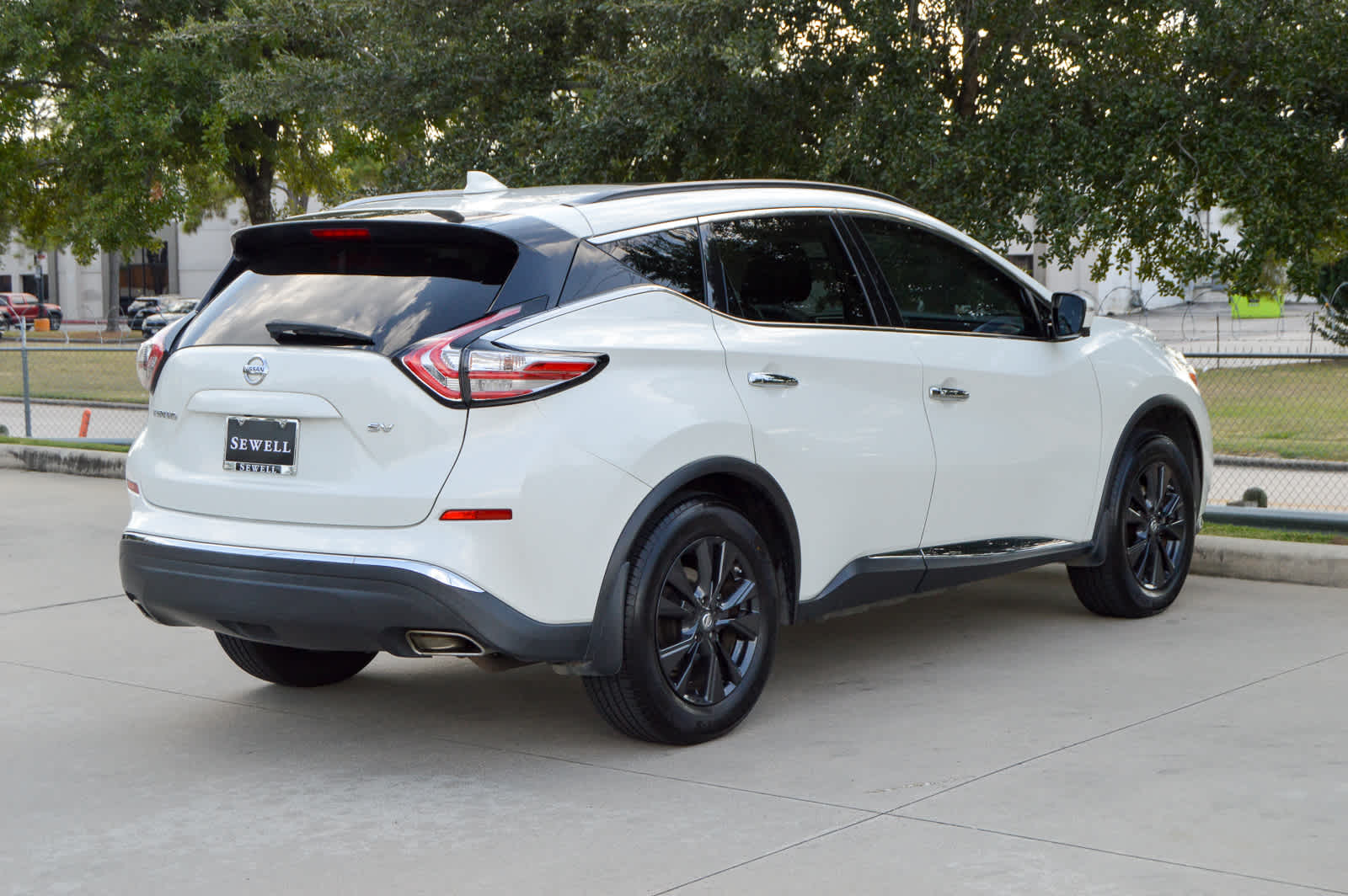 2017 Nissan Murano SV photo 2