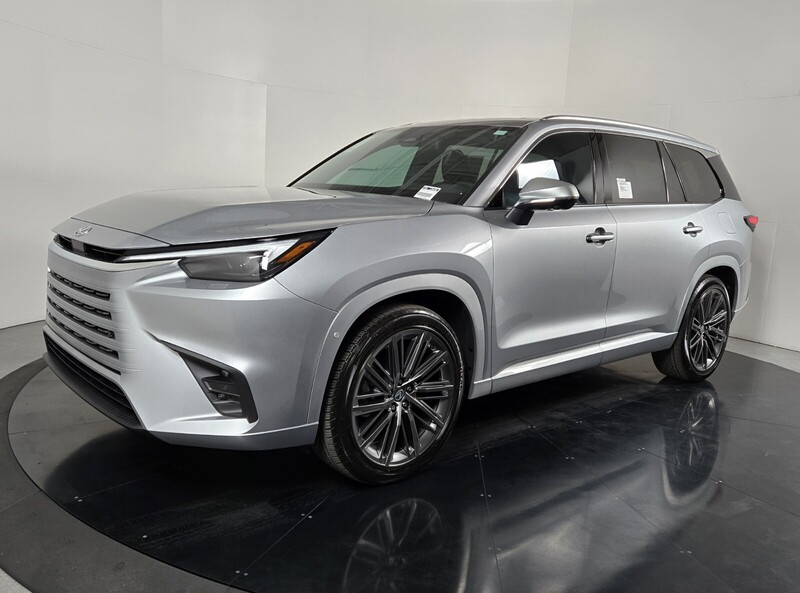 2026 Lexus TX Luxury's photo