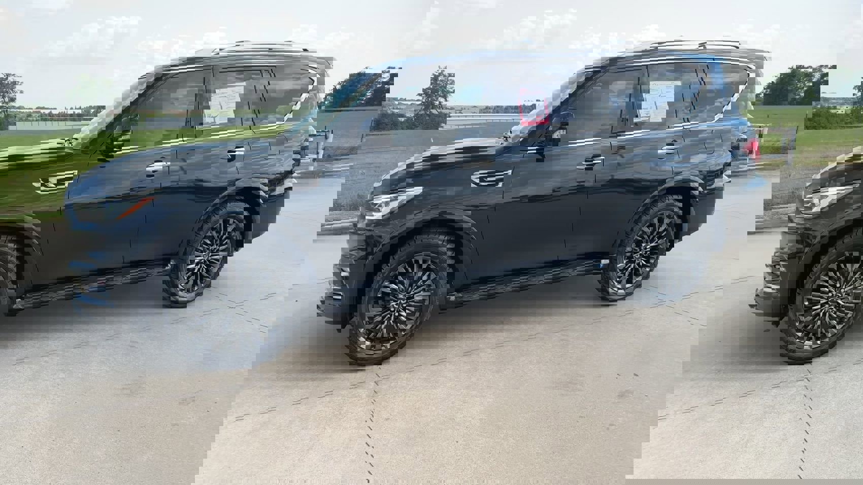 2024 Infiniti QX80 Premium Select photo 5