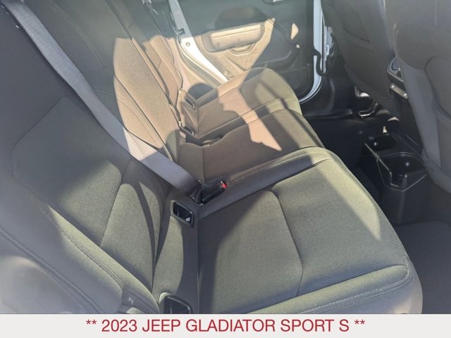 2023 Jeep Gladiator Sport photo 10