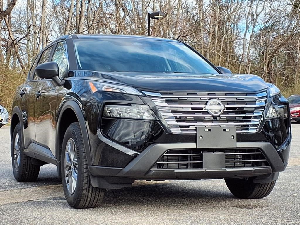 2025 Nissan Rogue S photo 2