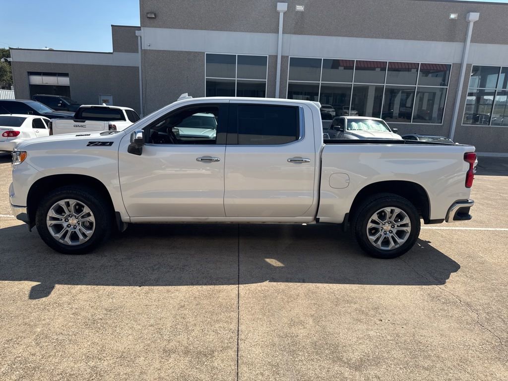 2022 Chevrolet Silverado 1500 LTZ photo 2