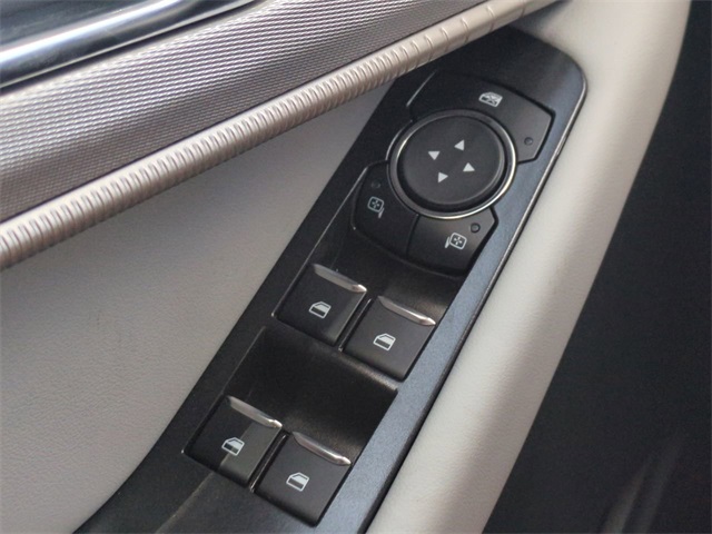 2025 Ford Explorer photo 23