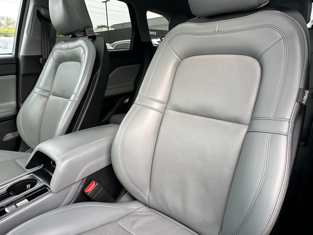 2021 Lincoln Corsair Standard photo 20