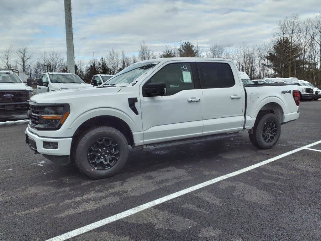 2025 Ford F-150 XLT photo 4