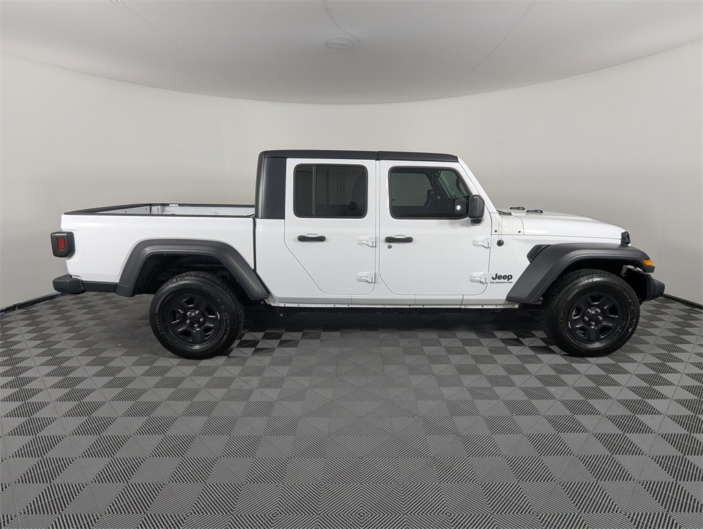 2021 Jeep Gladiator Sport photo 3