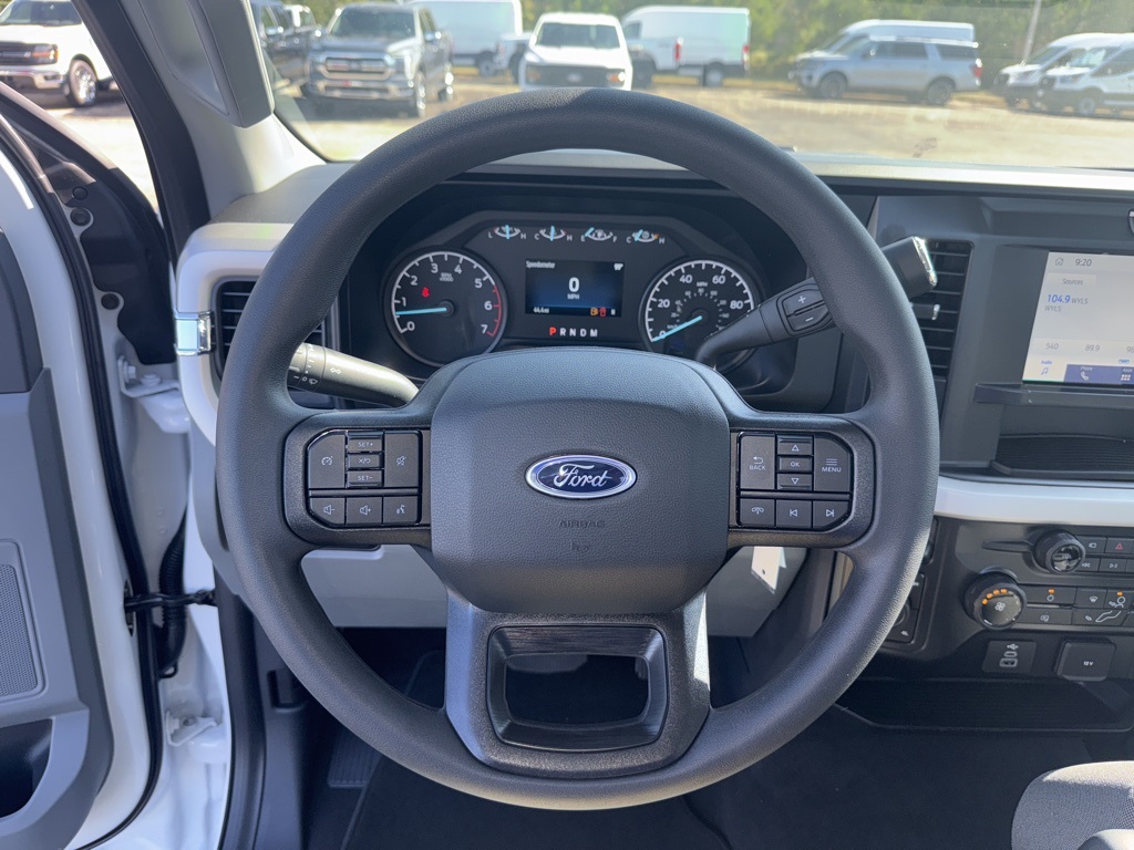2025 Ford F-350 XL photo 2