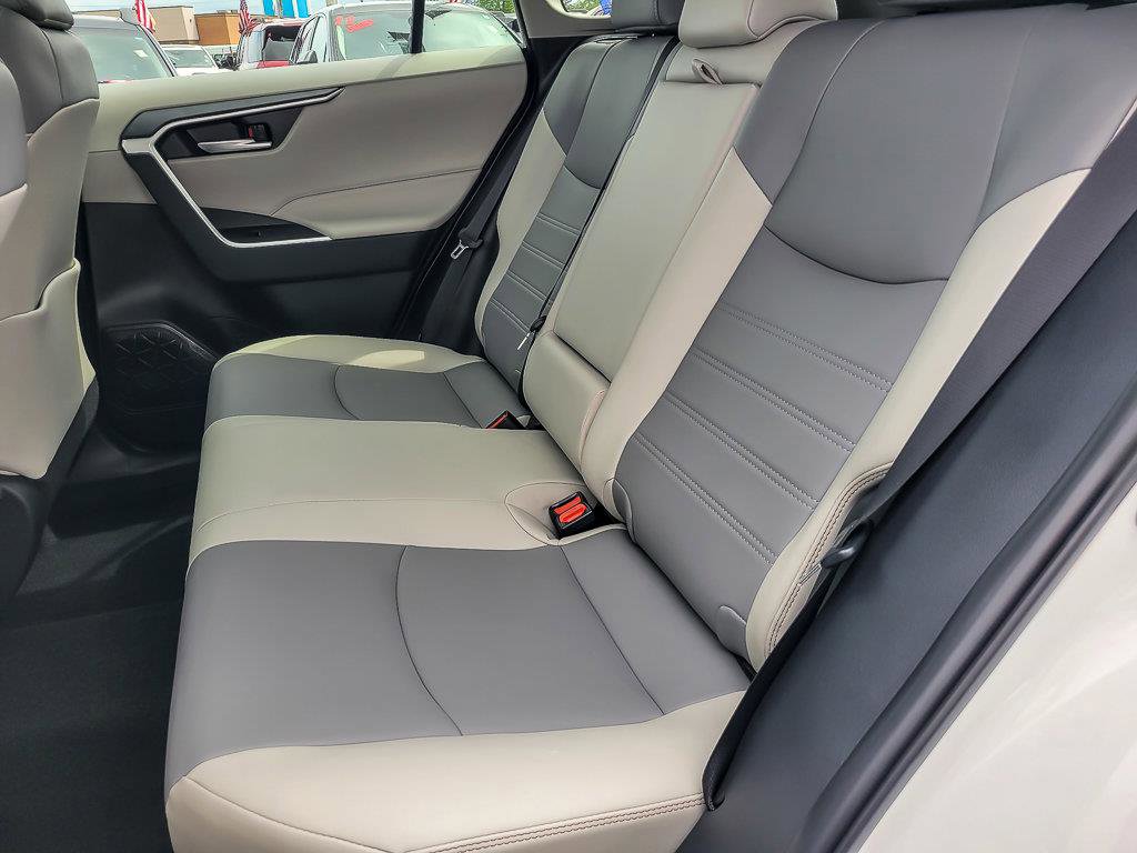 2025 TOYOTA RAV4 - Image 15