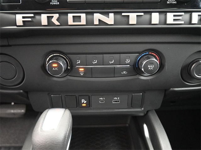 2025 Nissan Frontier SV photo 4