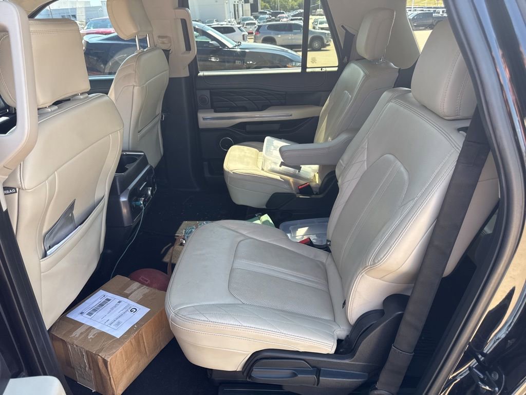2020 Ford Expedition MAX Platinum photo 13